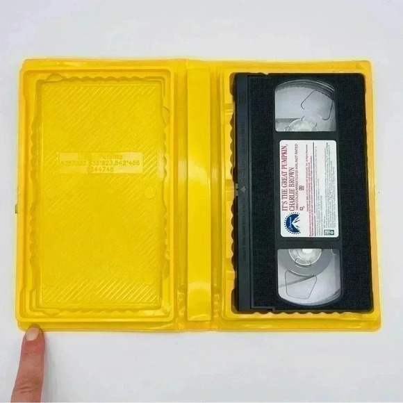 Paramount Peanuts Classic It's The Great Pumpkin, Charlie Brown VHS Tape #15370 - Picture 4 of 8